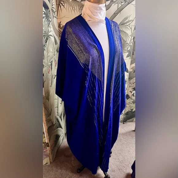 Blue kaftan with Gold Accents - Picture 5 of 6
